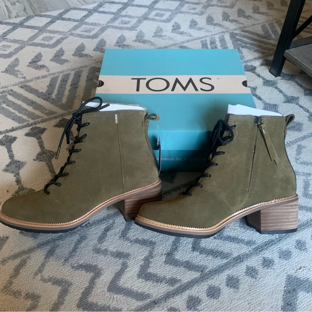 • NWT! [Toms] Finn Lace-Up Booties • - Picture 11 of 12